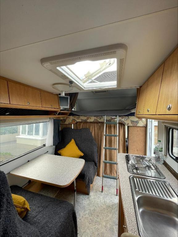 The Cosy Camper At Rockfield Park Hotel Galway Eksteriør billede