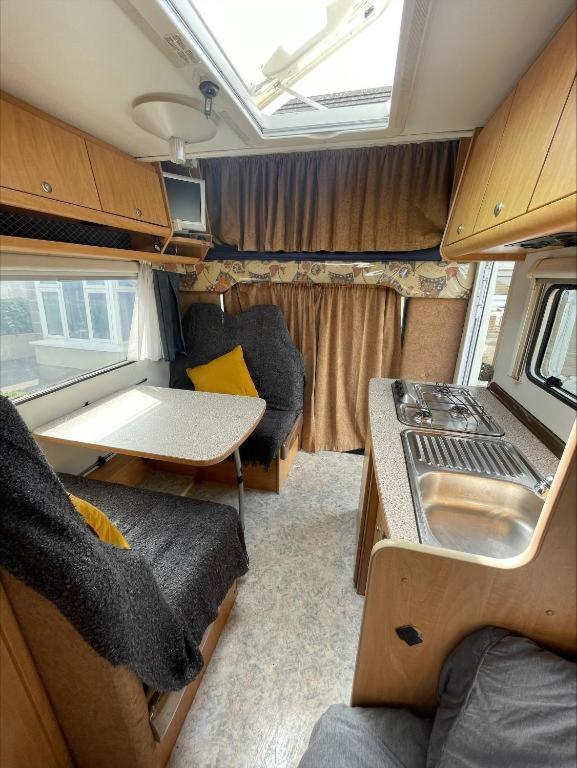 The Cosy Camper At Rockfield Park Hotel Galway Eksteriør billede