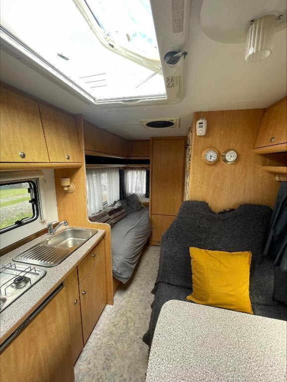 The Cosy Camper At Rockfield Park Hotel Galway Eksteriør billede